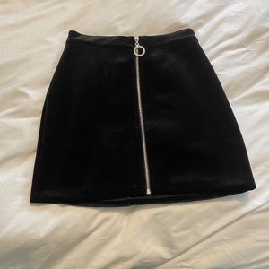 Like New Black Velvet H&M Skirt - Size 4